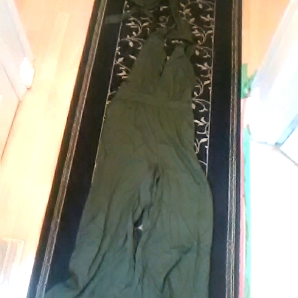 NEW Lg 40 bust waist 31/32 GREEN HALTER JUMPSUIT - Picture 4 of 5